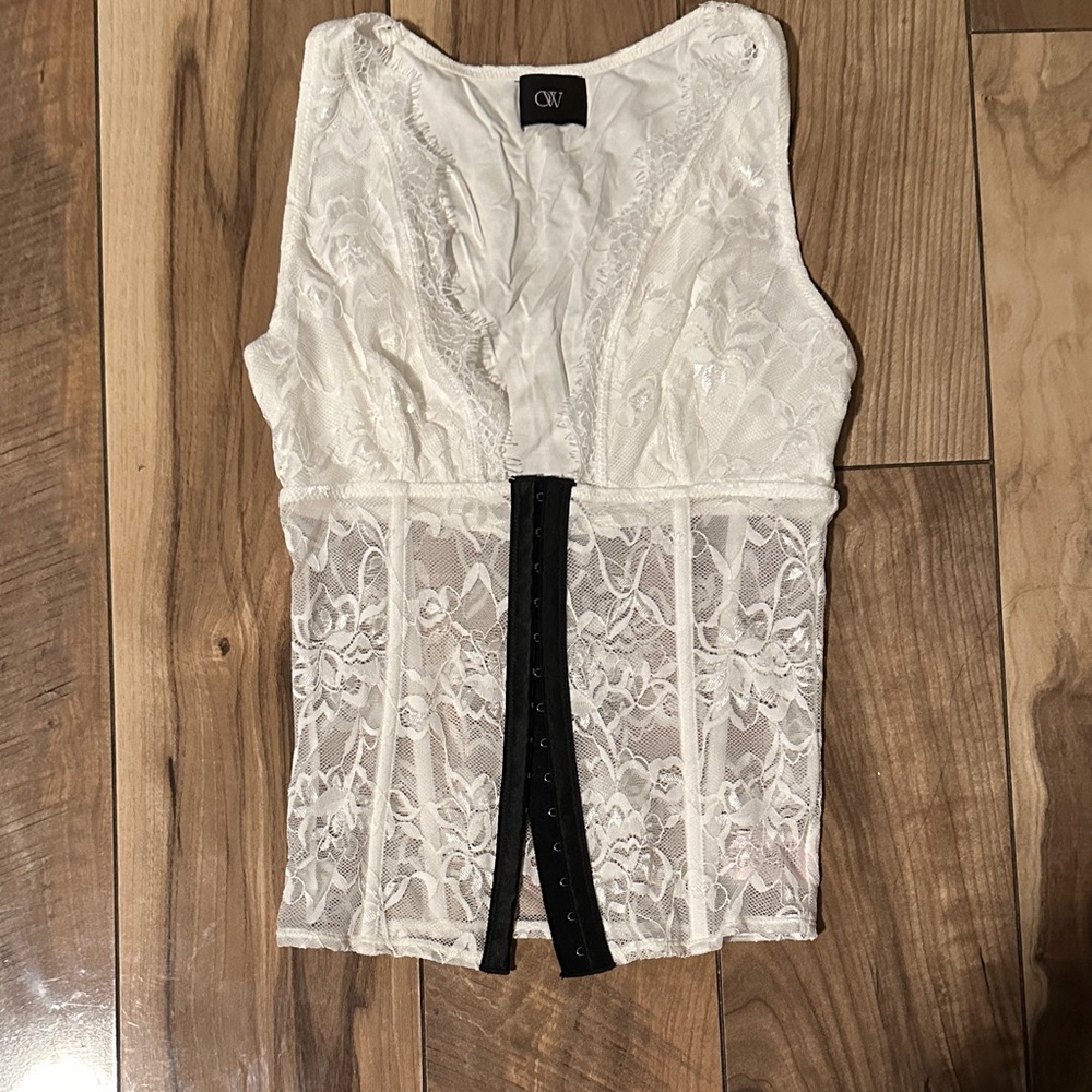 OW Collection NWOT Women's White Corset Lace Top